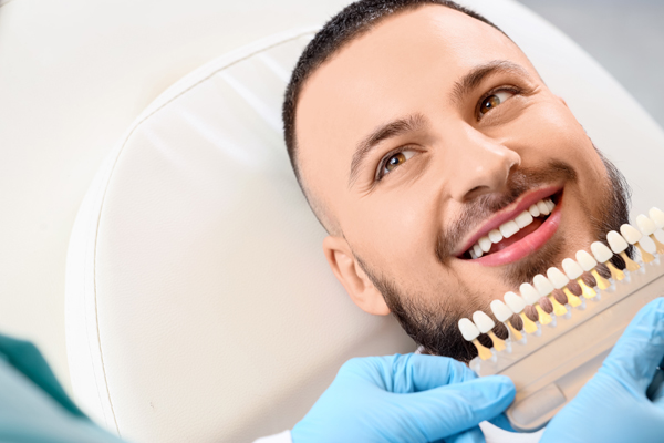 Important Differences Between Composite And Porcelain Dental Veneers